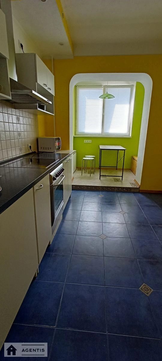 Apartment for rent 3 rooms, 70 m², 7th fl./19 floors. 89, Beresteyskyy prosp. Peremohy, Kyiv. 