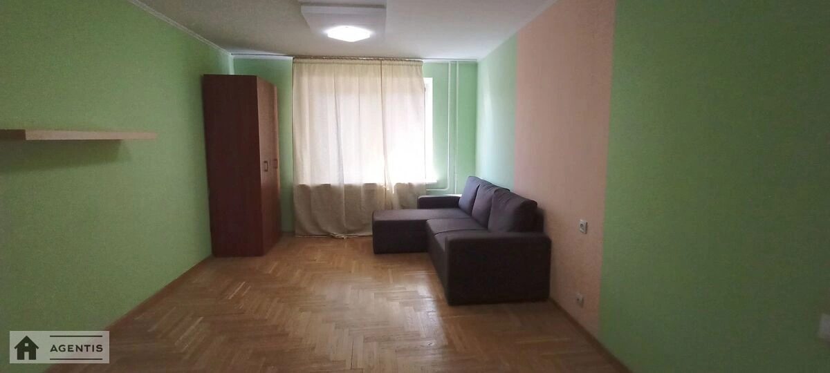 Apartment for rent 3 rooms, 70 m², 7th fl./19 floors. 89, Beresteyskyy prosp. Peremohy, Kyiv. 