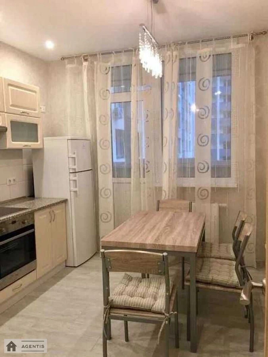 Apartment for rent 1 room, 42 m², 4th fl./10 floors. 15, Kostyantyna Dankevycha vul., Kyiv. 