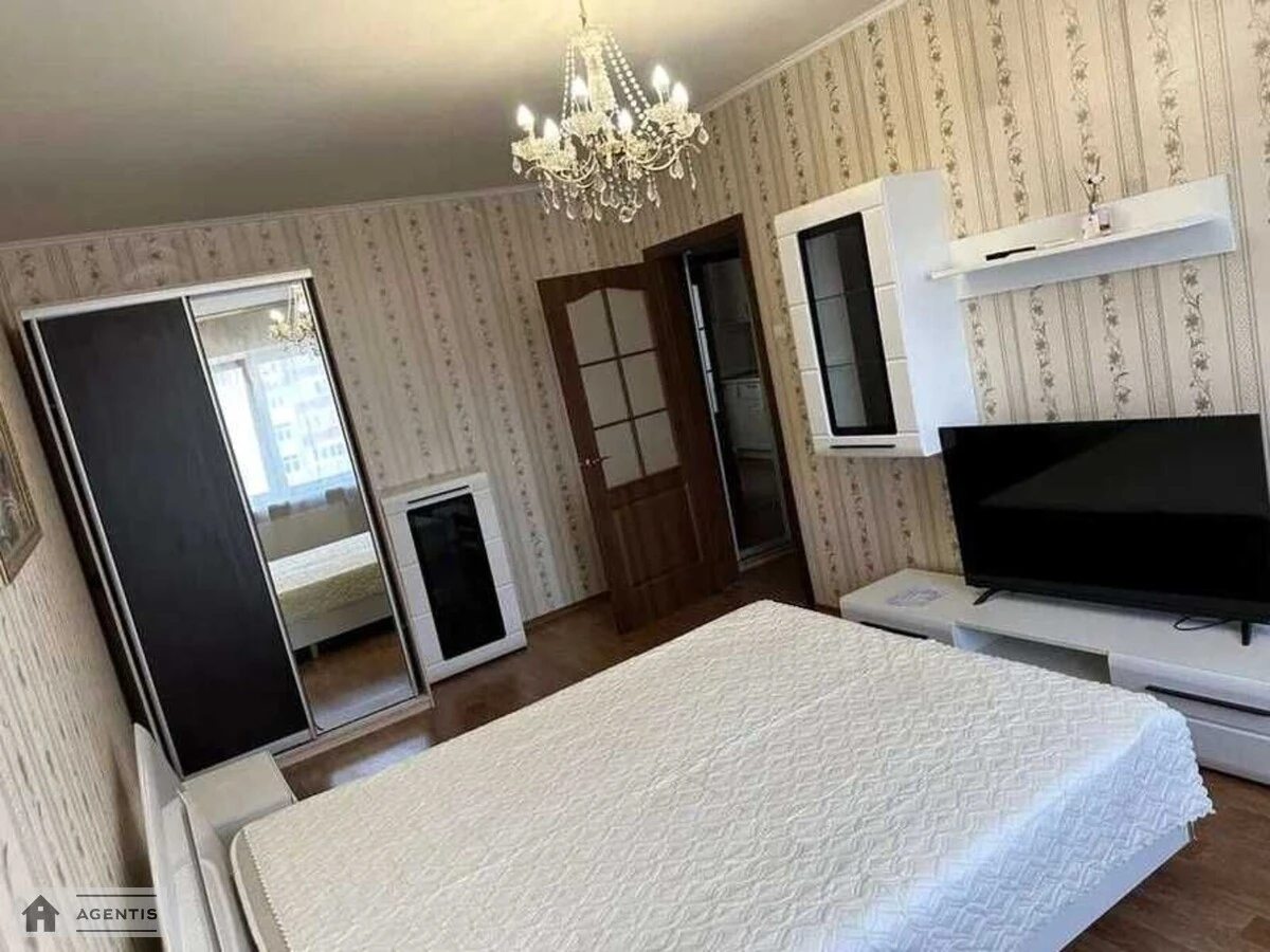 Сдам квартиру 1 комната, 35 m², 7 эт./24 этажа. Дарницкий район, Киев. 