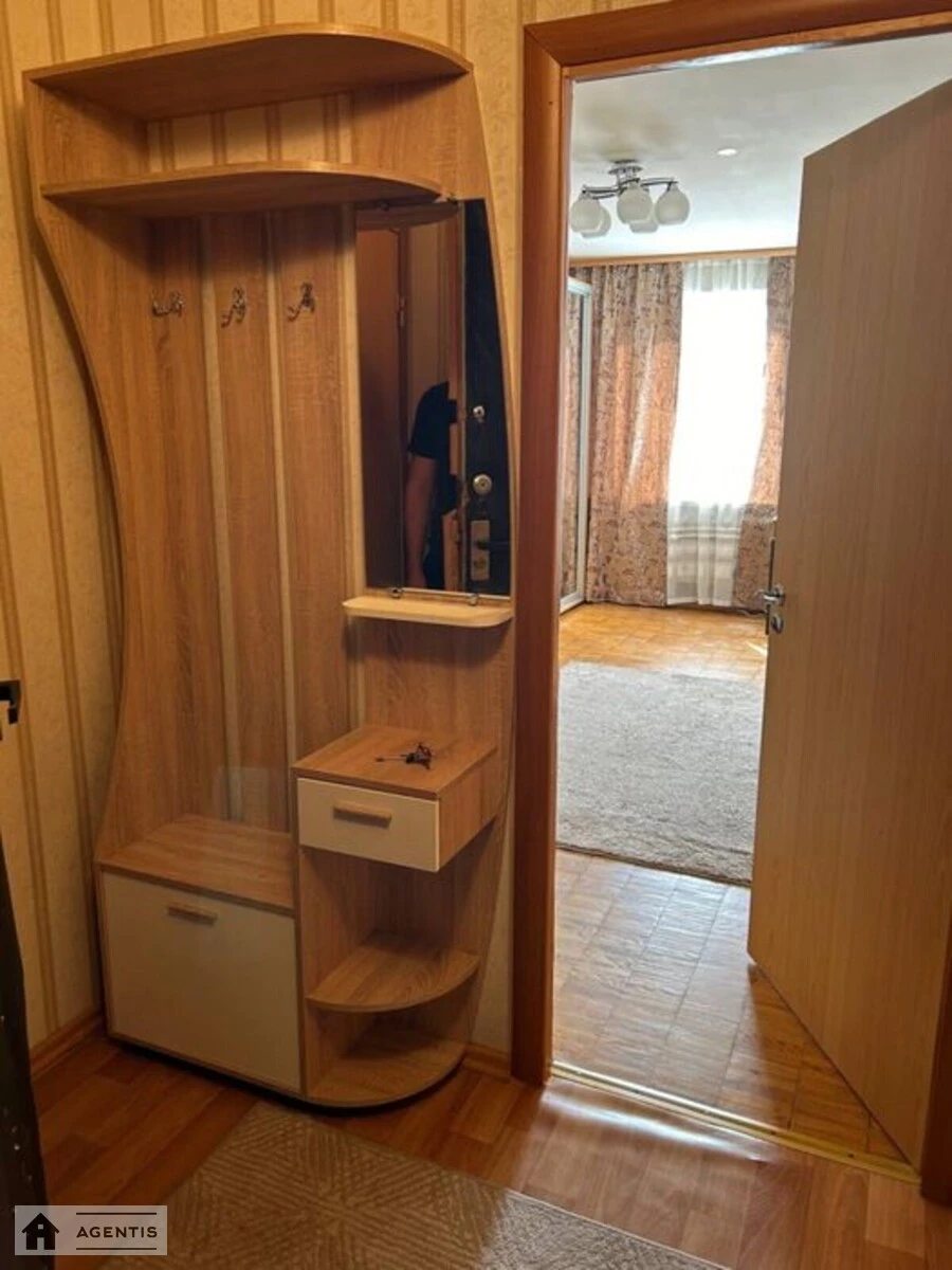 Сдам квартиру 1 комната, 34 m², 6 эт./16 этажей. 7, Ореста Левицького вул. (Академіка Курчатова), Киев. 