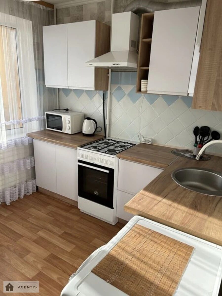 Здам квартиру 1 кімната, 34 m², 6 пов./16 поверхів. 7, Ореста Левицького вул. (Академіка Курчатова), Київ. 