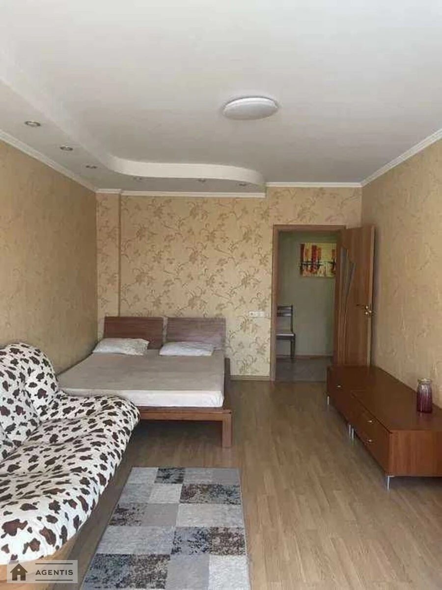 Здам квартиру 1 кімната, 39 m², 5 пов./9 поверхів. 37, Бакинська 37, Київ. 