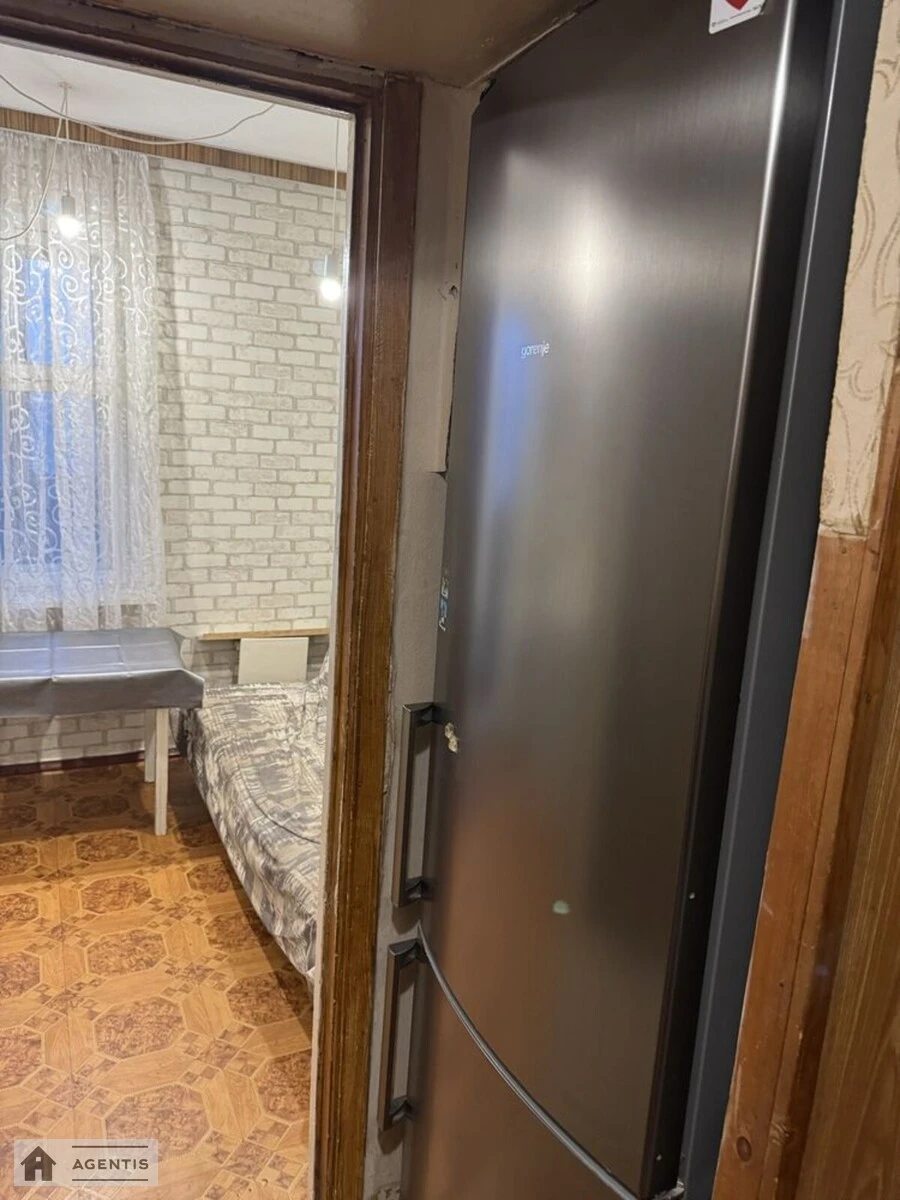 Сдам квартиру 2 комнаты, 55 m², 9 эт./16 этажей. 3, Костянтина Данькевича вул., Киев. 