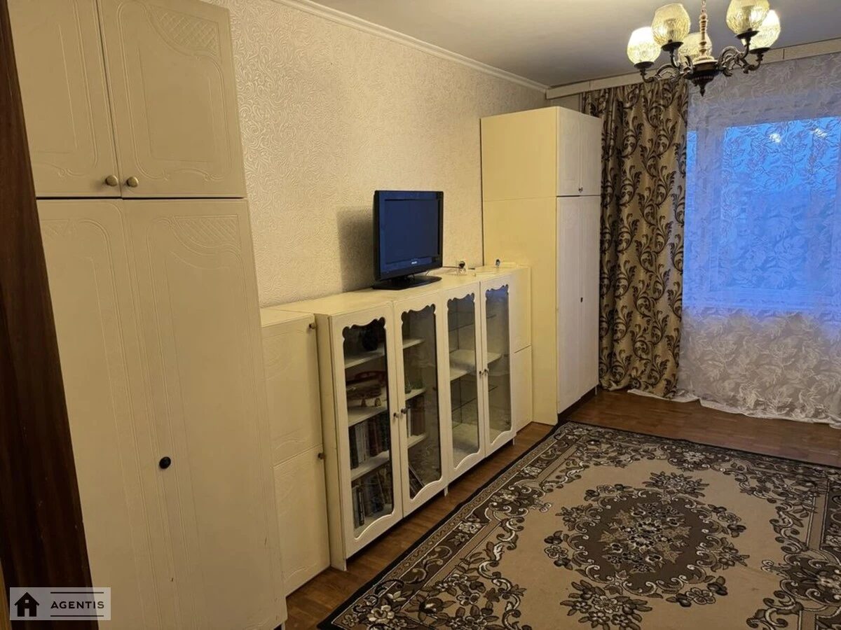 Сдам квартиру 2 комнаты, 55 m², 9 эт./16 этажей. 3, Костянтина Данькевича вул., Киев. 