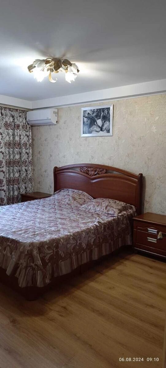 Здам квартиру 3 кімнати, 74 m², 4 пов./9 поверхів. Литовський, Київ. 