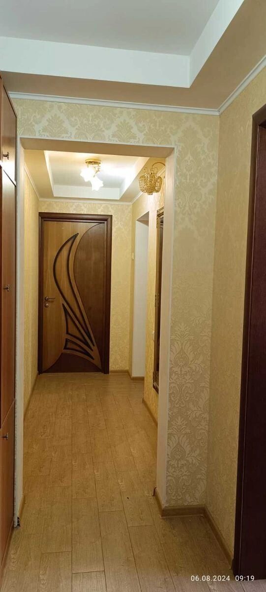 Apartment for rent 3 rooms, 74 m², 4th fl./9 floors. Lytovskiy, Kyiv. 