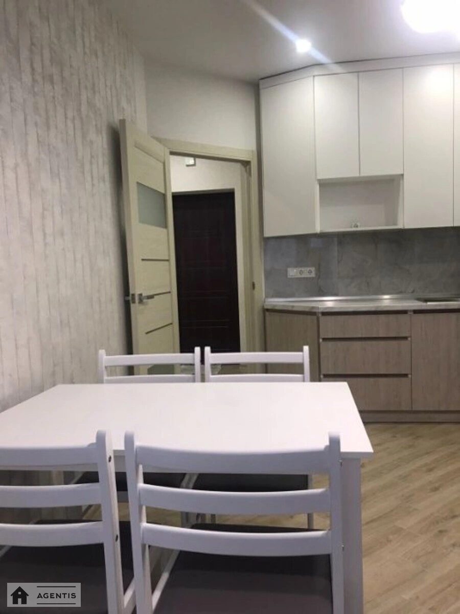 Сдам квартиру 1 комната, 40 m², 4 эт./26 этажей. 58, Каховская 58, Киев. 