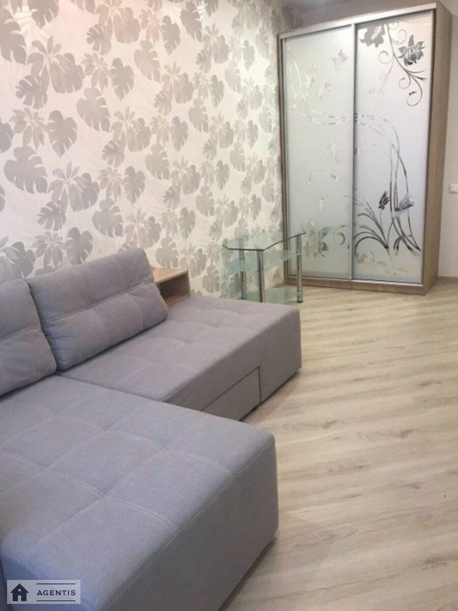 Apartment for rent 1 room, 40 m², 4th fl./26 floors. 58, Kahovska 58, Kyiv. 