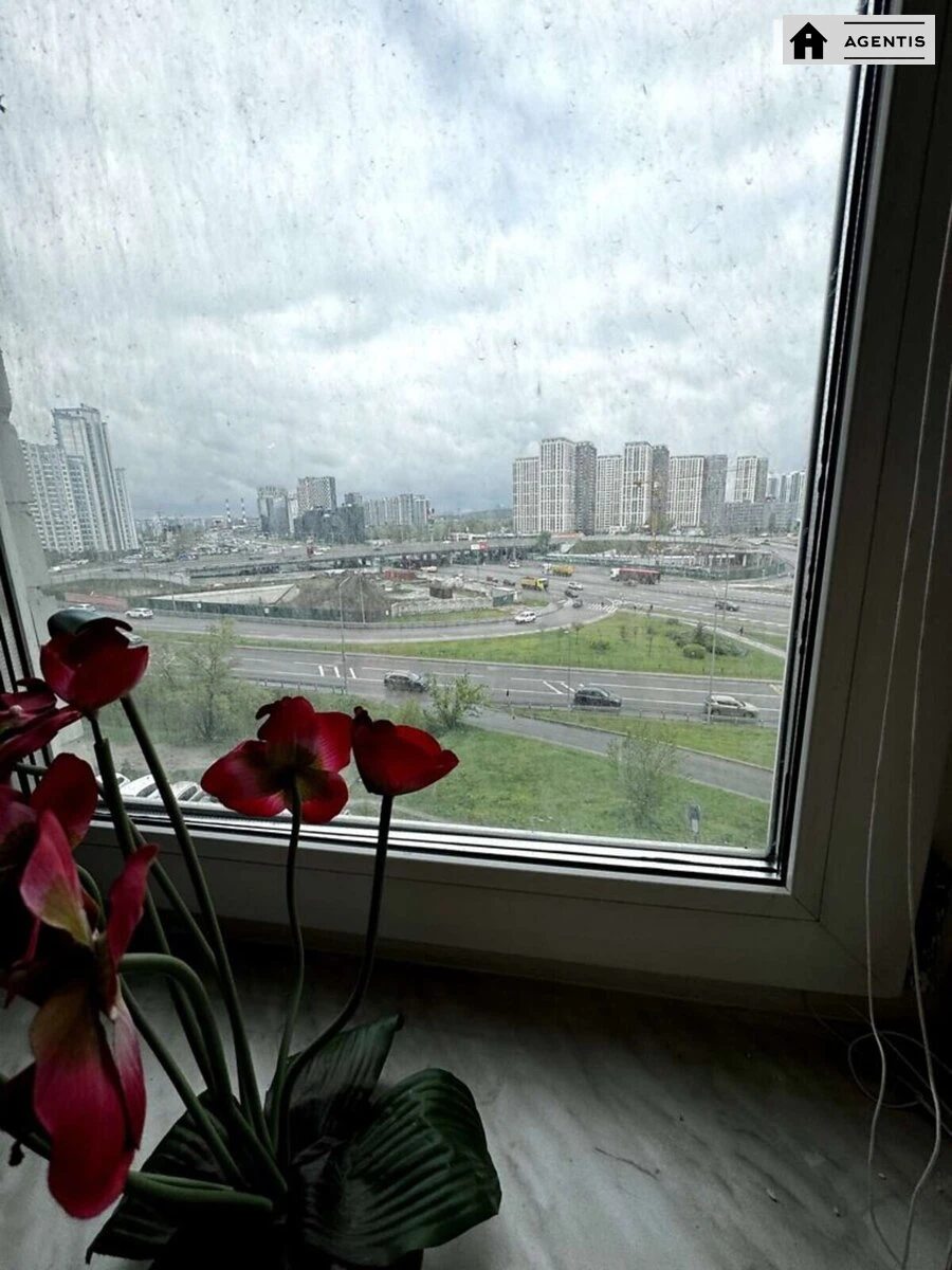 Apartment for rent 3 rooms, 98 m², 5th fl./24 floors. 10, Mykoly Bazhana prosp., Kyiv. 