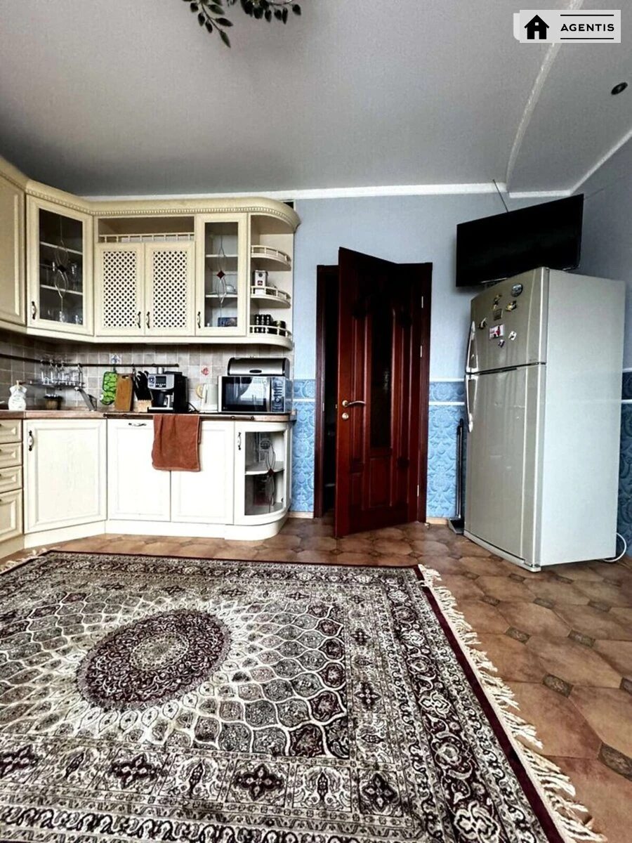 Apartment for rent 3 rooms, 98 m², 5th fl./24 floors. 10, Mykoly Bazhana prosp., Kyiv. 