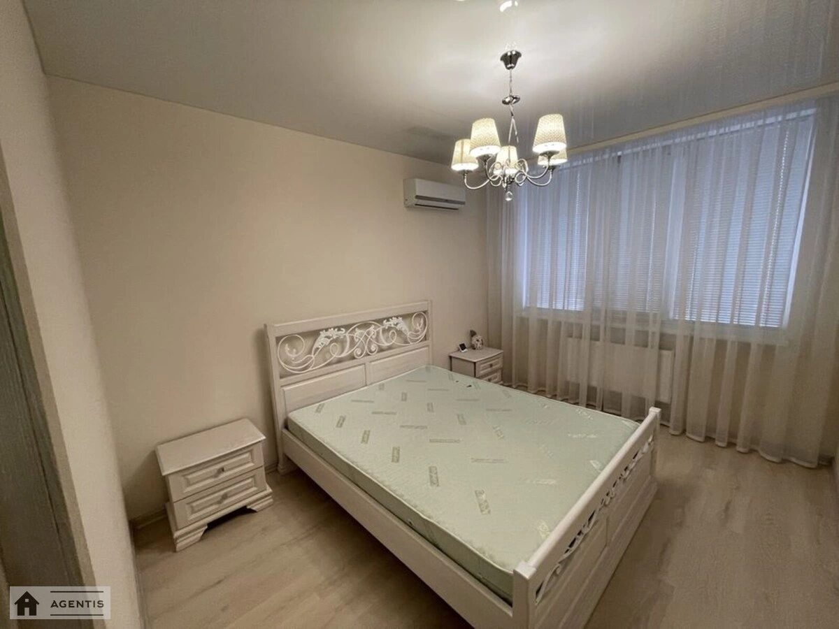 Apartment for rent 1 room, 52 m², 3rd fl./10 floors. 75, Malozemelna 75, Kyiv. 