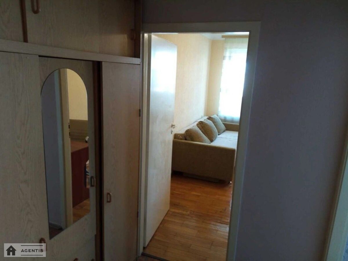 Apartment for rent 2 rooms, 50 m², 8th fl./9 floors. 22, Preobrazhenska vul. Ivana Klymenka, Kyiv. 