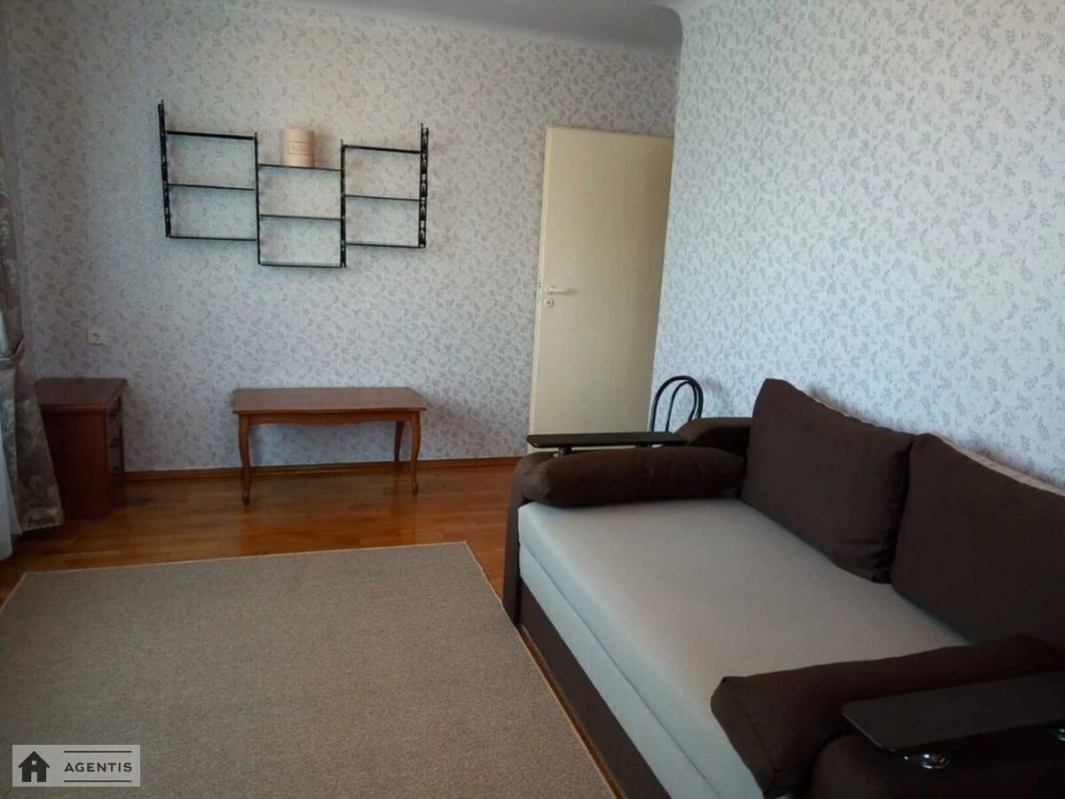 Apartment for rent 2 rooms, 50 m², 8th fl./9 floors. 22, Preobrazhenska vul. Ivana Klymenka, Kyiv. 