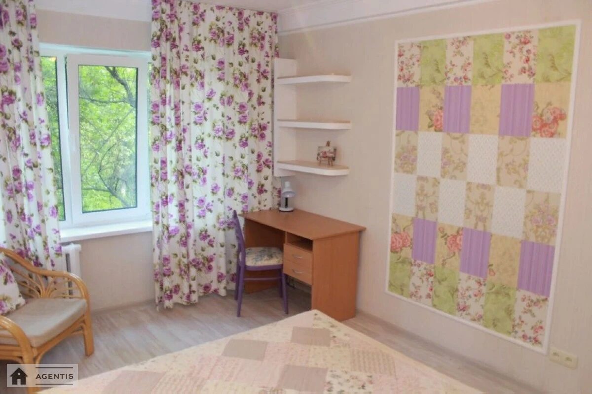 Apartment for rent 2 rooms, 45 m², 2nd fl./5 floors. 21, Volodymyra Salskoho vul. Hryhoriya Kotovskoho, Kyiv. 