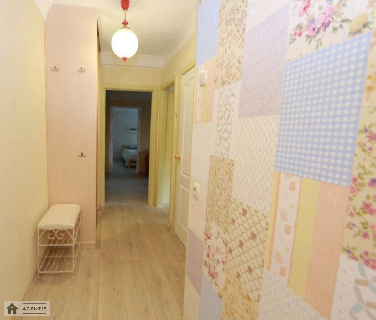 Apartment for rent 2 rooms, 45 m², 2nd fl./5 floors. 21, Volodymyra Salskoho vul. Hryhoriya Kotovskoho, Kyiv. 