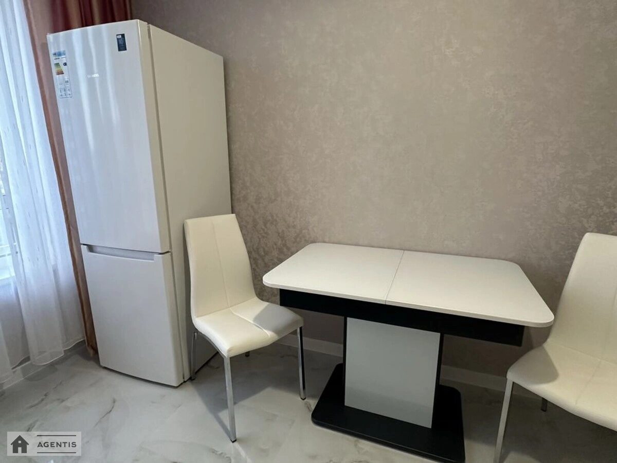 Здам квартиру 1 кімната, 40 m², 12 пов./25 поверхів. Дніпровська набережна, Київ. 