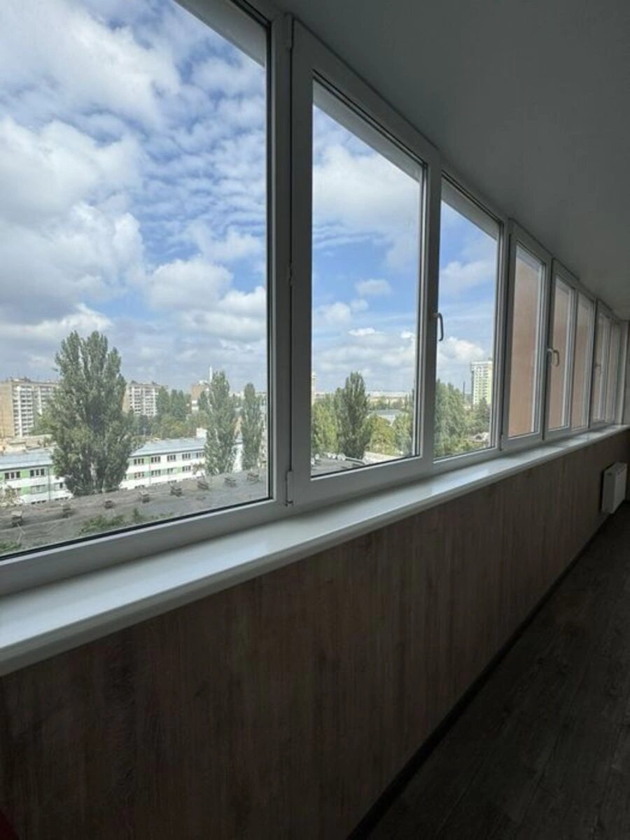 Сдам квартиру 2 комнаты, 85 m², 9 эт./20 этажей. 19, Гетьмана Кирила Разумовського вул. (Миколи Краснова), Киев. 