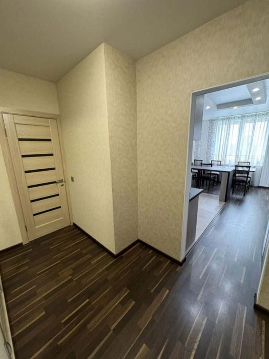 Apartment for rent 2 rooms, 85 m², 9th fl./20 floors. 19, Hetmana Kyryla Razumovskoho vul. Mykoly Krasnova, Kyiv. 