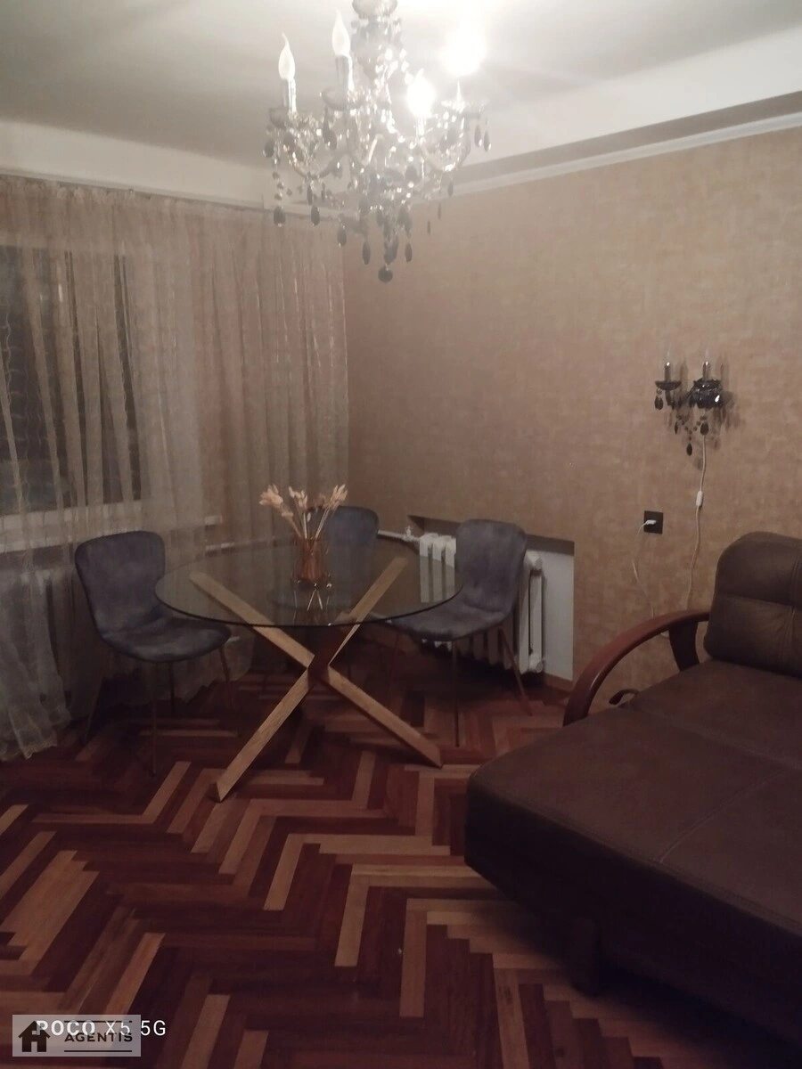 Apartment for rent 1 room, 47 m², 4th fl./4 floors. Rusanivska Naberezhna, Kyiv. 