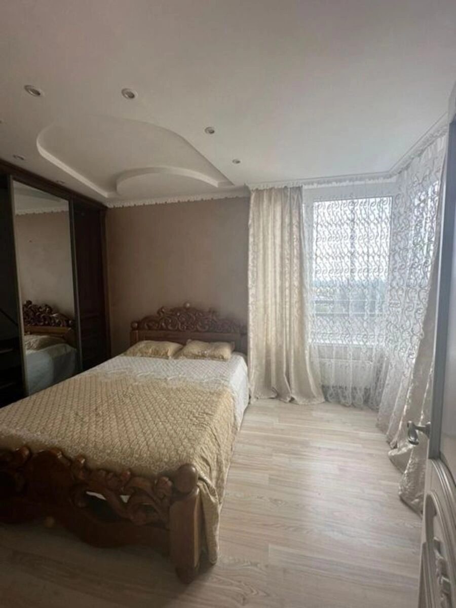 Apartment for rent 2 rooms, 60 m², 14th fl./16 floors. Anatoliya Petrytskoho vul., Kyiv. 