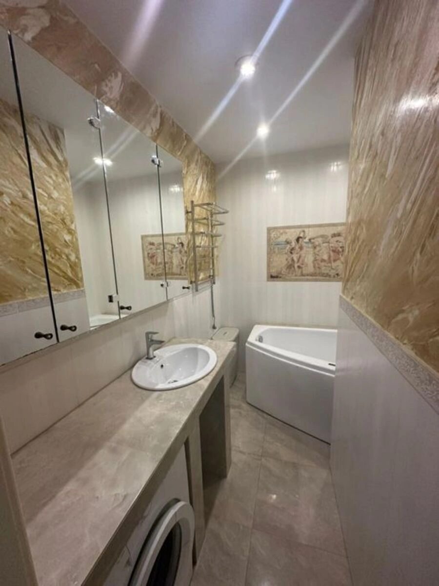 Сдам квартиру 2 комнаты, 60 m², 14 эт./16 этажей. Анатолія Петрицького вул., Киев. 