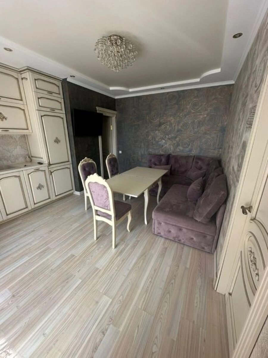 Apartment for rent 2 rooms, 60 m², 14th fl./16 floors. Anatoliya Petrytskoho vul., Kyiv. 