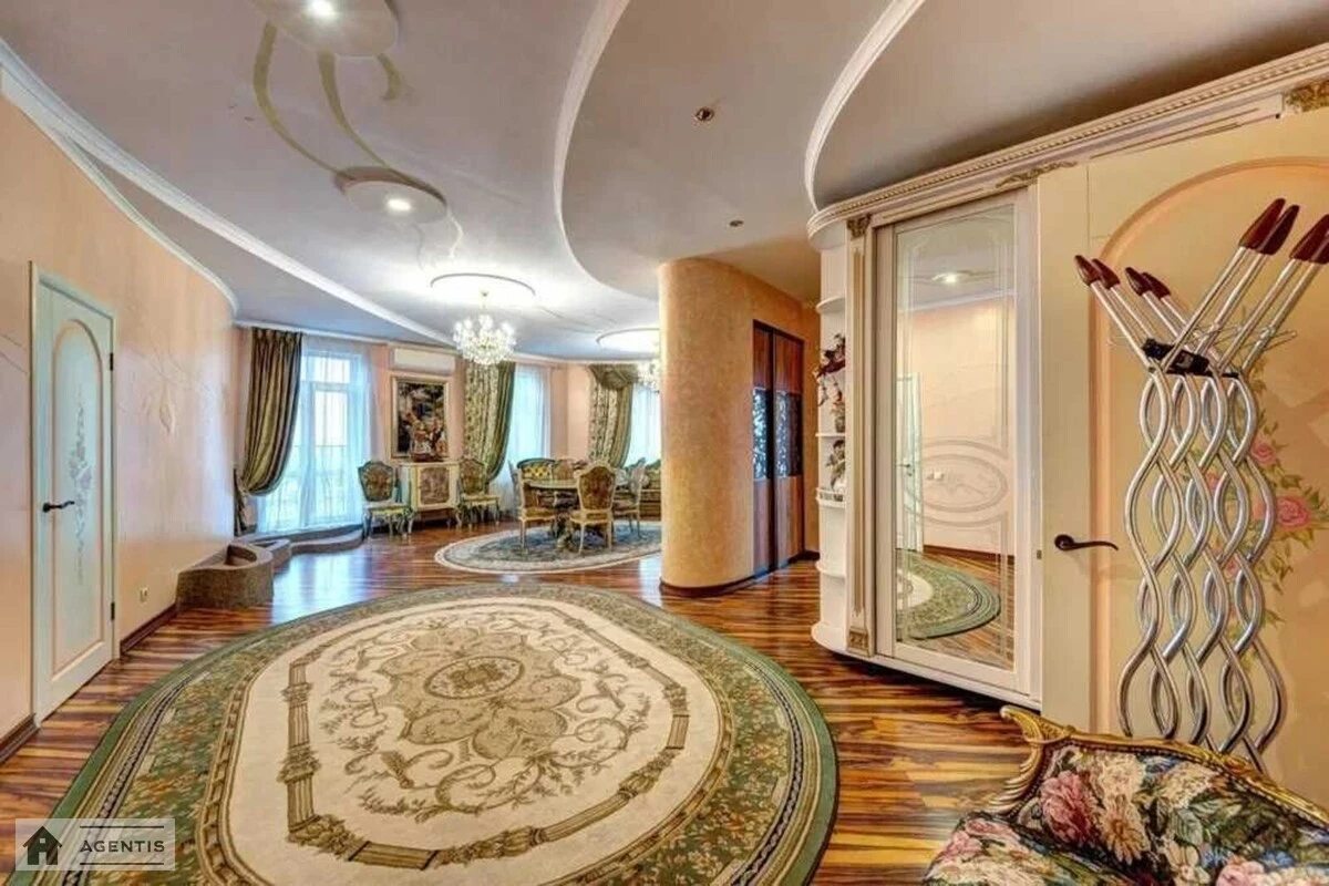 Сдам квартиру 3 комнаты, 121 m², 9 эт./11 этажей. 8, Лабораторная 8, Киев. 