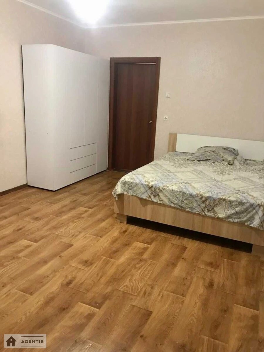 Сдам квартиру 1 комната, 31 m², 1 эт./25 этажей. Сергія Данченка вул., Киев. 