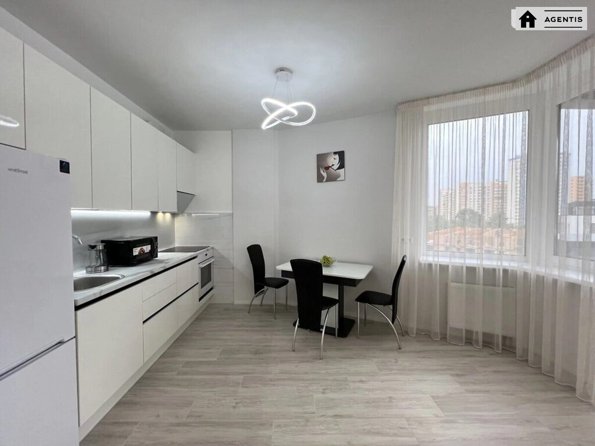 Сдам квартиру 1 комната, 42 m², 7 эт./17 этажей. 13, Костанайська вул., Киев. 