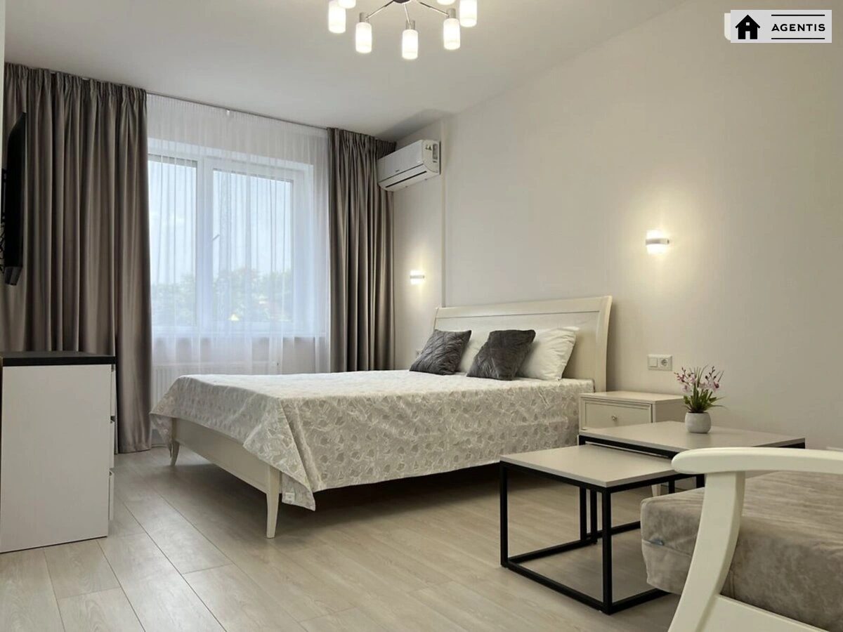 Сдам квартиру 1 комната, 42 m², 7 эт./17 этажей. 13, Костанайська вул., Киев. 