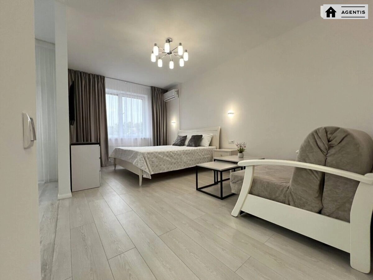 Сдам квартиру 1 комната, 42 m², 7 эт./17 этажей. 13, Костанайська вул., Киев. 