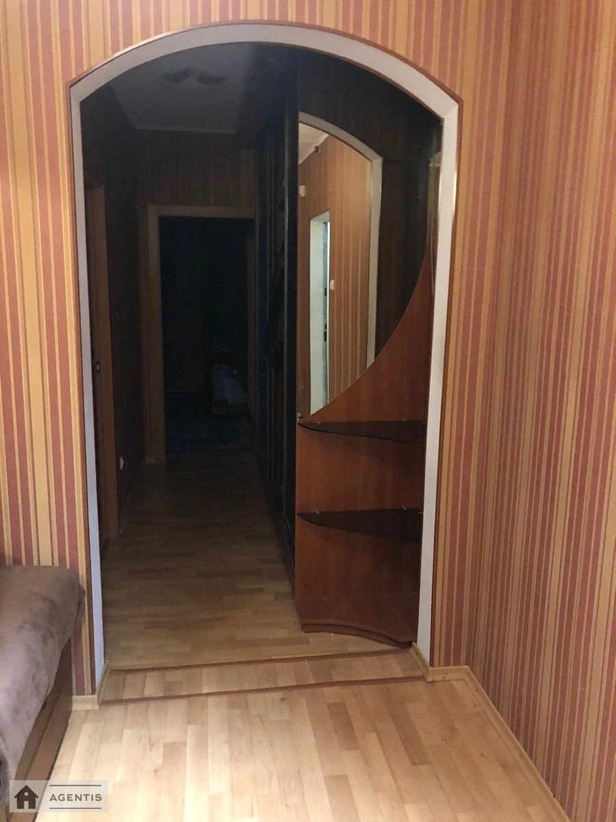 Здам квартиру 2 кімнати, 65 m², 20 пов./24 поверхи. 34, Урлівська 34, Київ. 