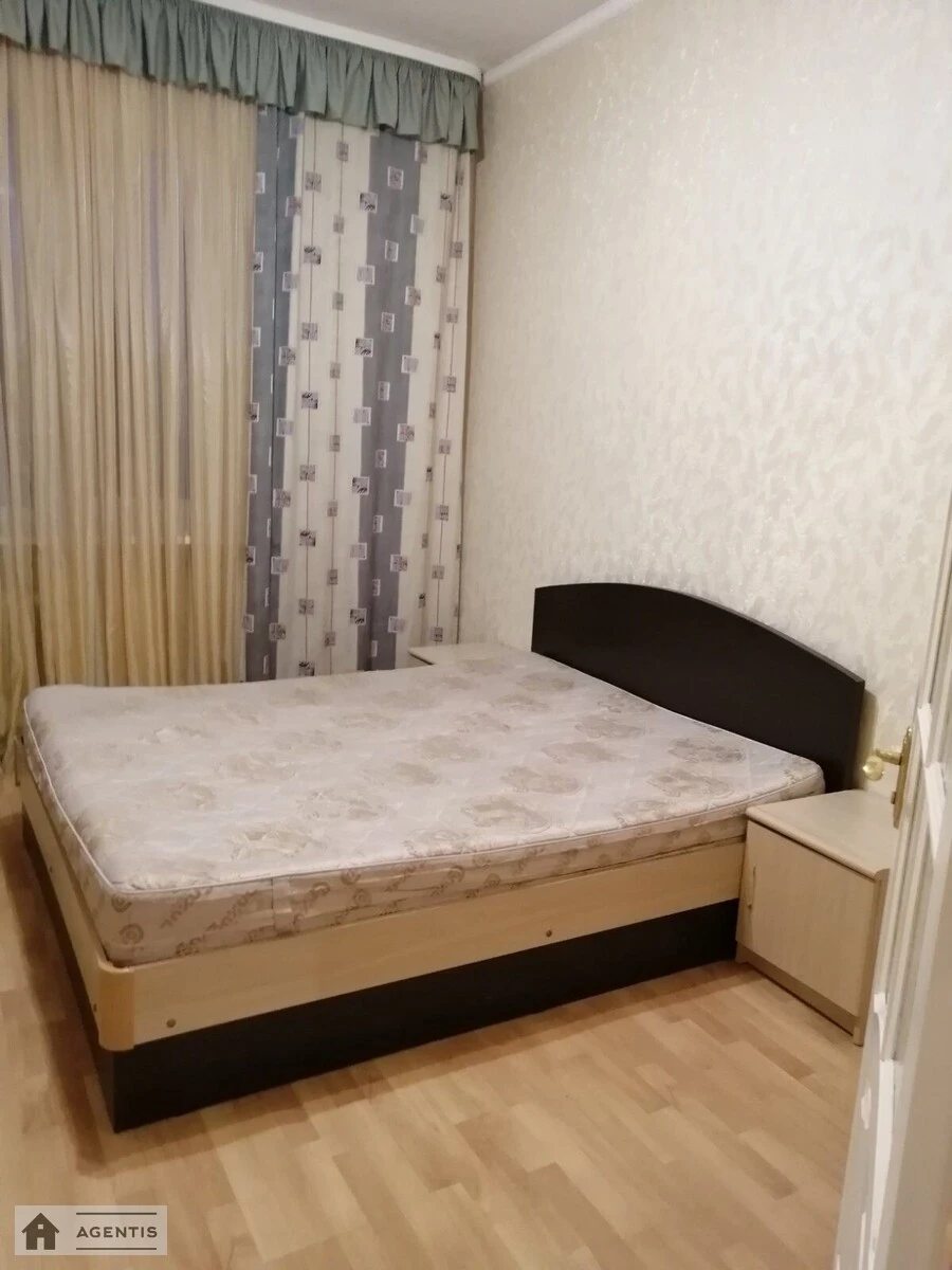 Здам квартиру 2 кімнати, 56 m², 4 пов./4 поверхи. 3, Василя Данилевича вул. (Толбухіна), Київ. 