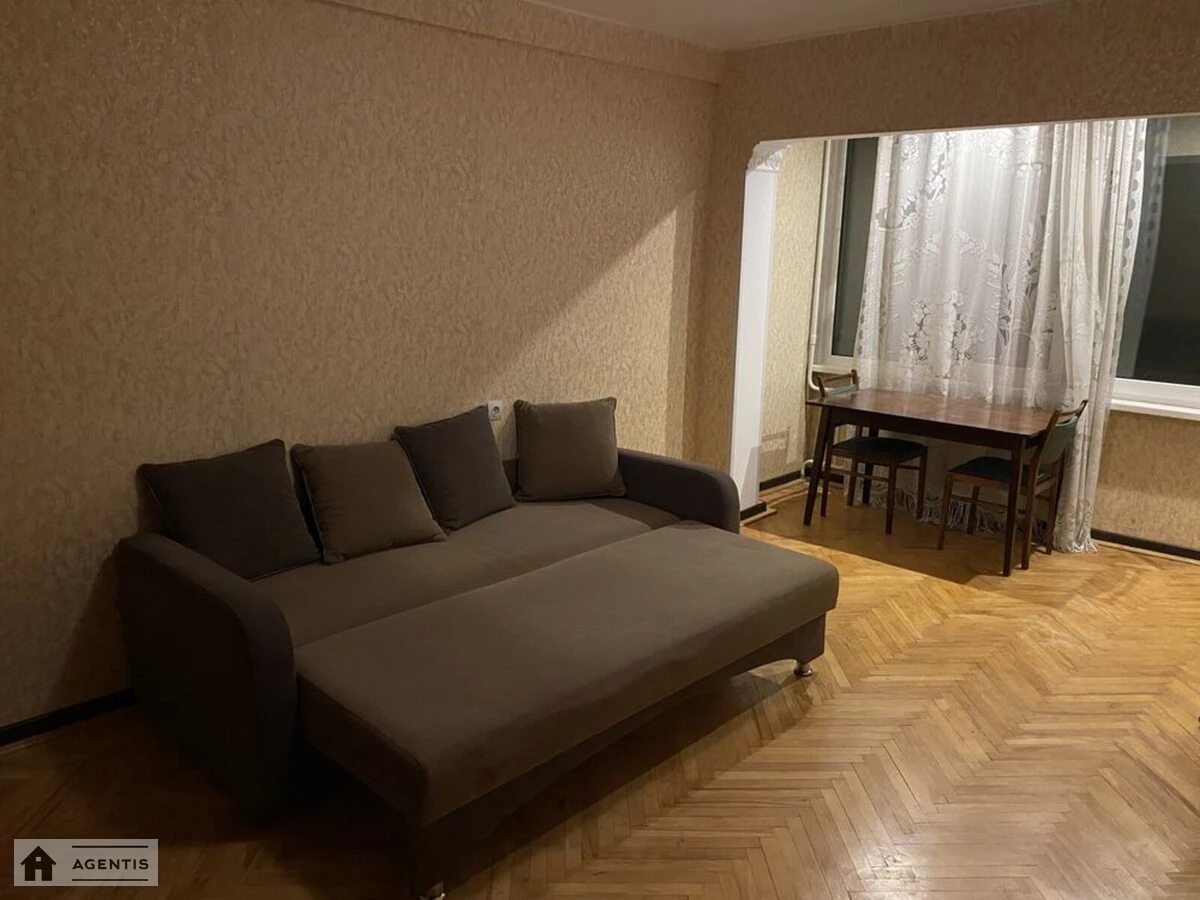 Здам квартиру 1 кімната, 38 m², 3 пов./9 поверхів. 28, Віктора Ярмоли вул., Київ. 