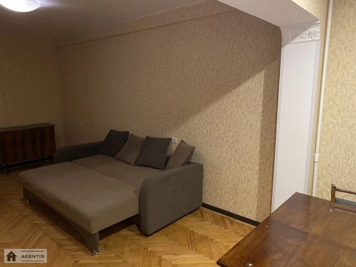 Здам квартиру 1 кімната, 38 m², 3 пов./9 поверхів. 28, Віктора Ярмоли вул., Київ. 