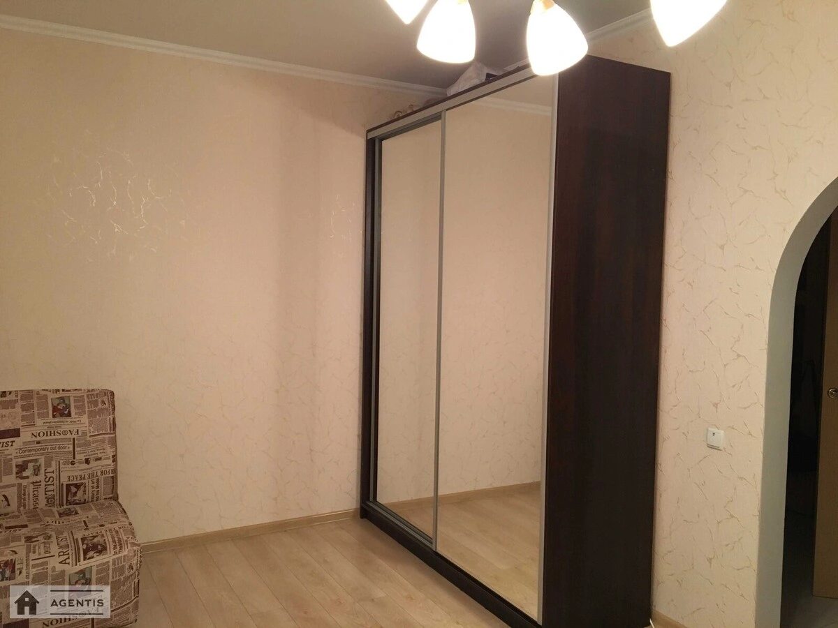 Здам квартиру 1 кімната, 43 m², 4 пов./24 поверхи. Петра Калнишевського вул. (Михайла Майорова), Київ. 