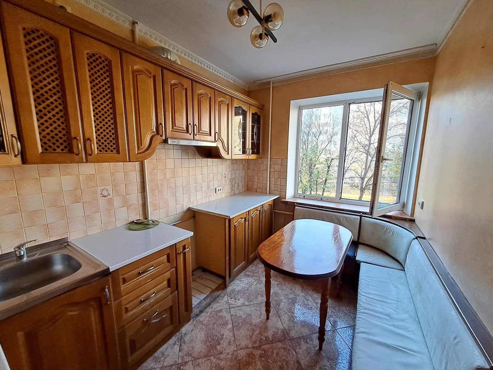 Здам квартиру 3 кімнати, 64 m², 3 пов./9 поверхів. Злуки пр., Тернопіль. 