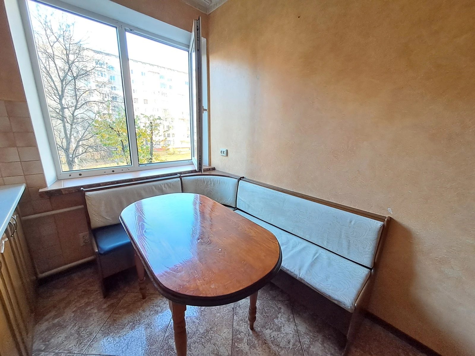 Здам квартиру 3 кімнати, 64 m², 3 пов./9 поверхів. Злуки пр., Тернопіль. 