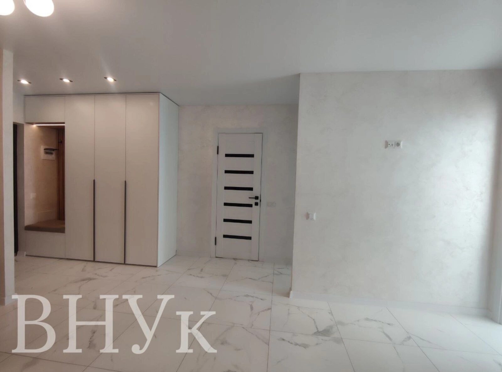 Продаж квартири 2 кімнати, 54 m², 9 пов./11 поверхів. Смакули вул., Тернопіль. 