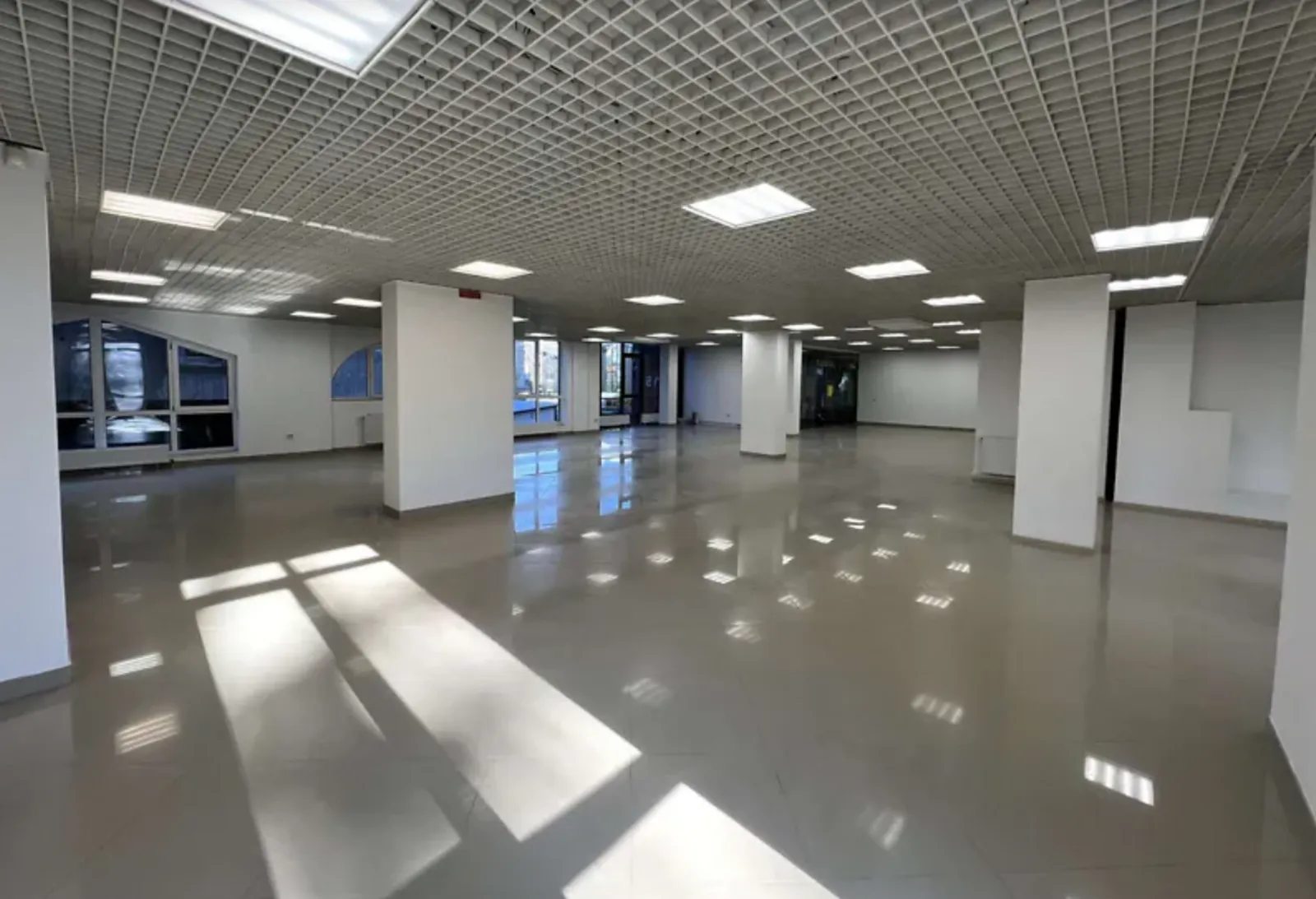 Продам нерухомість під комерцію 152 m², 2 пов./3 поверхи. Центр, Тернопіль. 