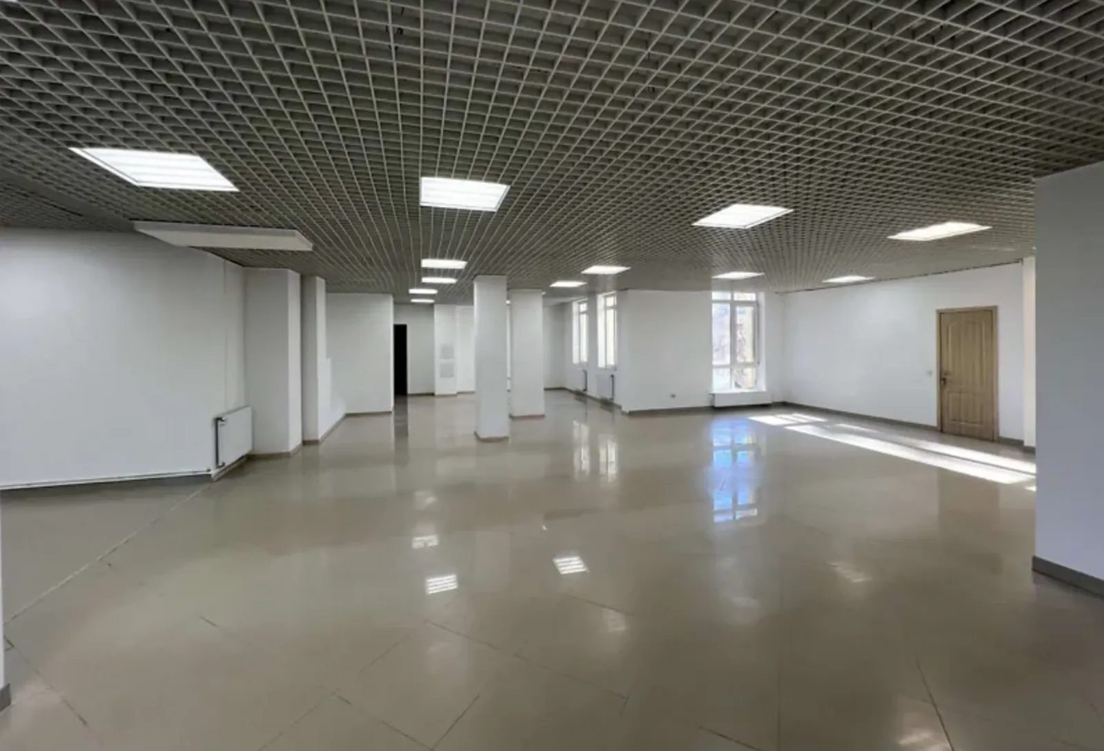 Продам нерухомість під комерцію 152 m², 2 пов./3 поверхи. Центр, Тернопіль. 