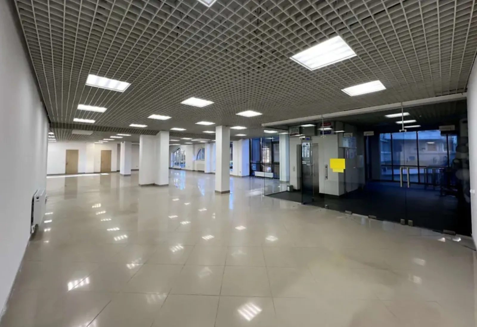 Продам нерухомість під комерцію 152 m², 2 пов./3 поверхи. Центр, Тернопіль. 