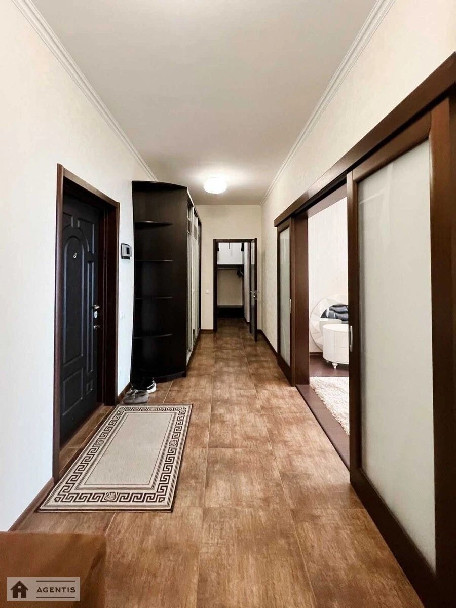 Сдам квартиру 2 комнаты, 90 m², 20 эт./23 этажа. Зверинецкая, Киев. 