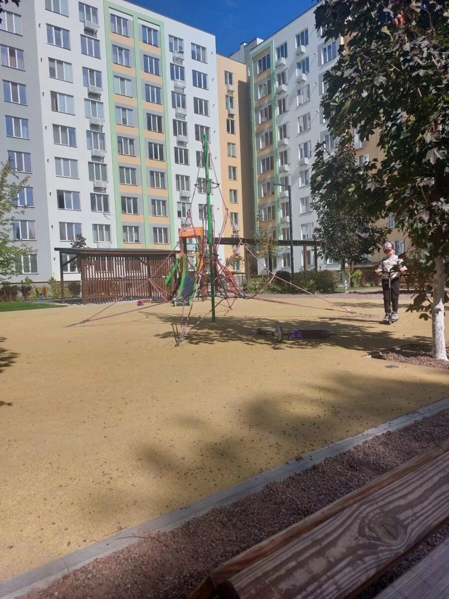 Продаж квартири 3 кімнати, 93 m², 9 пов./10 поверхів. Фортечний (кіровський), Кропивницький. 