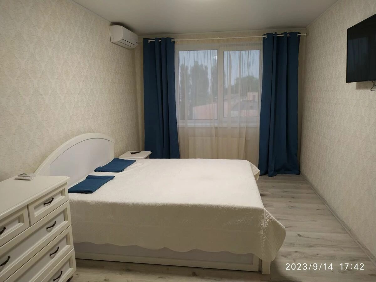 Apartments for sale 1 room, 41 m², 4th fl./7 floors. 1, Akademika Lebedyeva vul., Kyiv. 