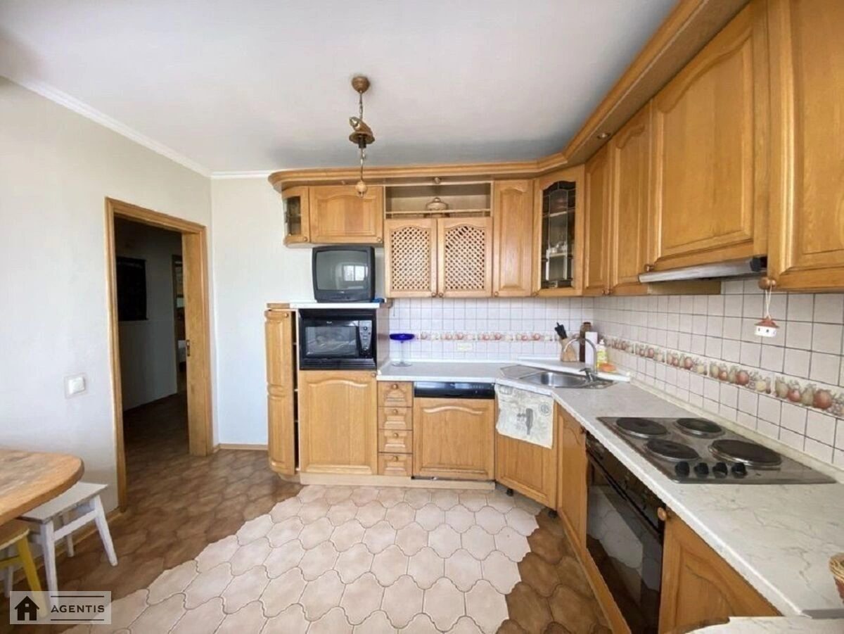 Сдам квартиру 4 комнаты, 86 m², 12 эт./16 этажей. 14, Вячеслава Чорновола вул., Киев. 