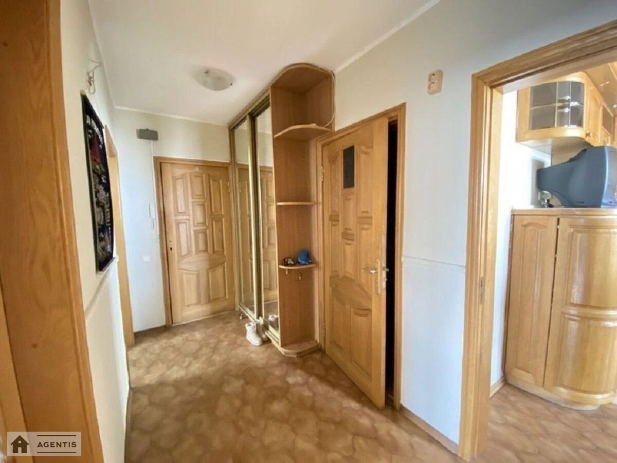 Сдам квартиру 4 комнаты, 86 m², 12 эт./16 этажей. 14, Вячеслава Чорновола вул., Киев. 