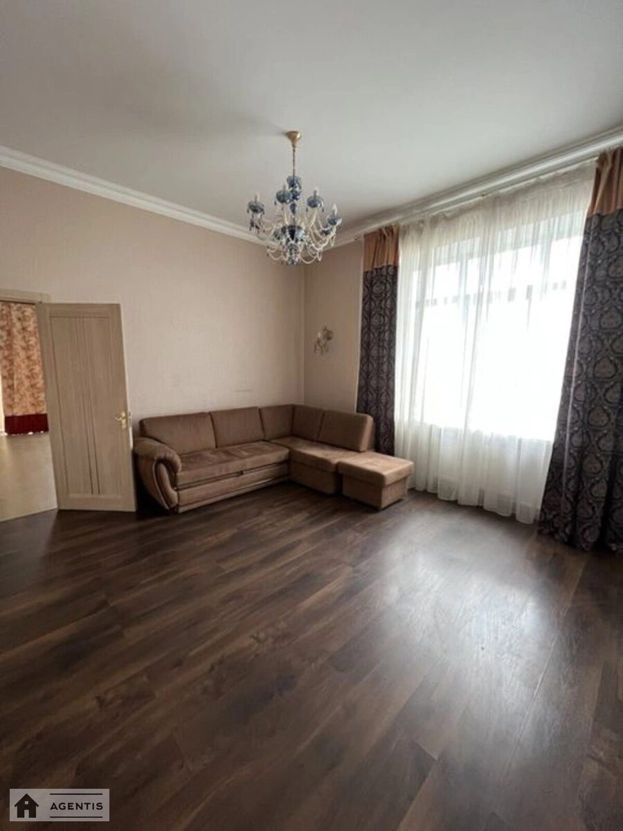 Сдам квартиру 3 комнаты, 100 m², 3 эт./4 этажа. 48, Генерала Наумова вул., Киев. 