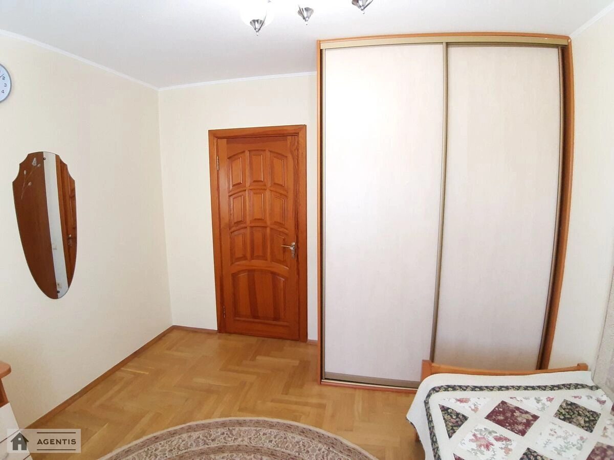 Сдам квартиру 2 комнаты, 65 m², 15 эт./20 этажей. 13, Левка Лукяненка вул. (Маршала Тимошенка), Киев. 